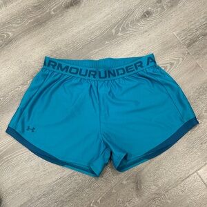 Under Armour Size M shorts